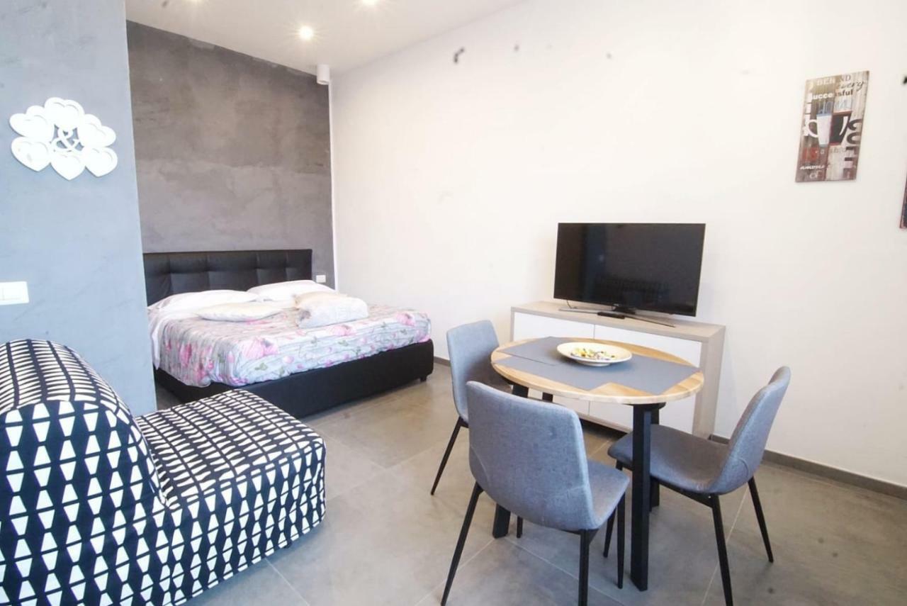Stay In Наполи Екстериор снимка